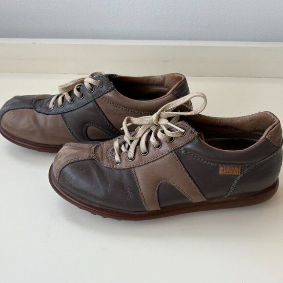 Vintage Camper "Twins" Sneakers - Picture 4 of 7
